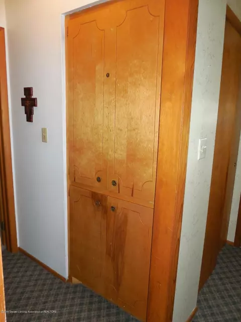 1422 Maycroft Rd, Lansing, MI 48917 photo 12
