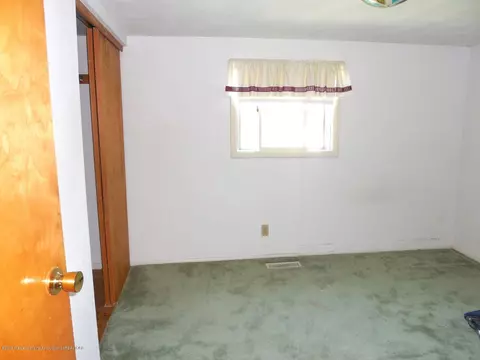 1422 Maycroft Rd, Lansing, MI 48917 photo 16