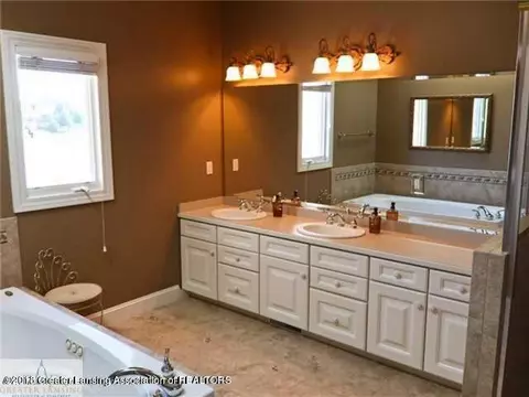 12825 Paradise Dr, Dewitt, MI 48820 photo 18
