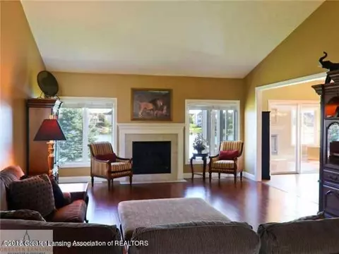 12825 Paradise Dr, Dewitt, MI 48820 photo 4