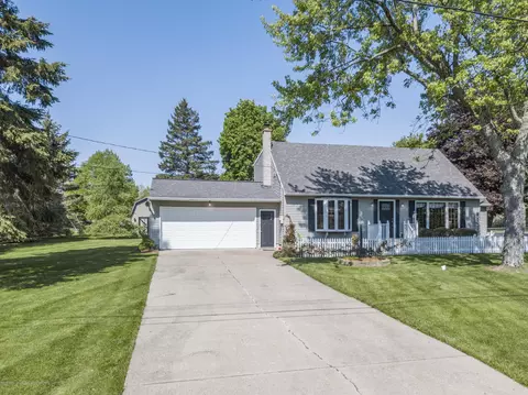 13240 Tucker Dr, Dewitt, MI 48820 photo 2