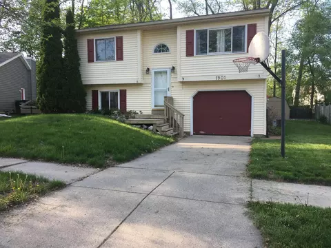 1901 Carson St, Lansing, MI 48911 photo 1