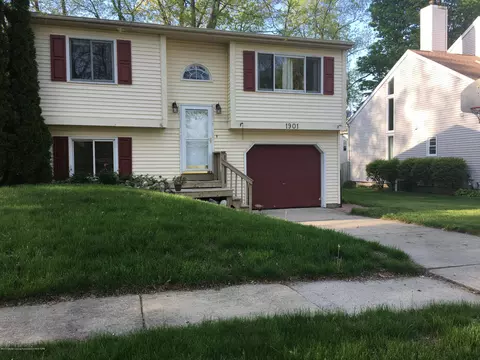 1901 Carson St, Lansing, MI 48911 photo 2