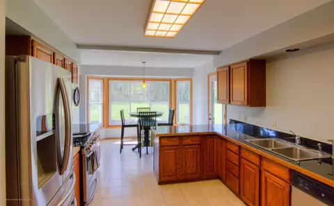 3237 E Broadmoor Dr, Lansing, MI 48906 photo 12