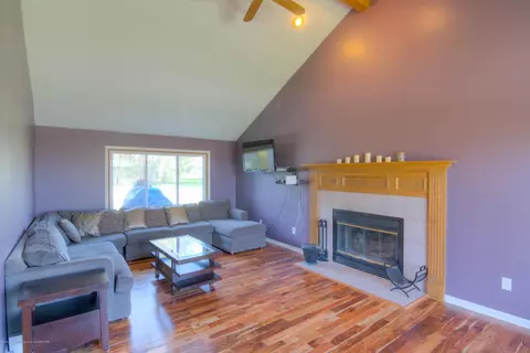 3237 E Broadmoor Dr, Lansing, MI 48906 photo 9