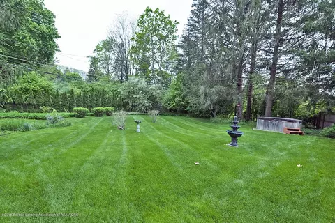 2017 Lagoon Dr, Okemos, MI 48864 photo 16
