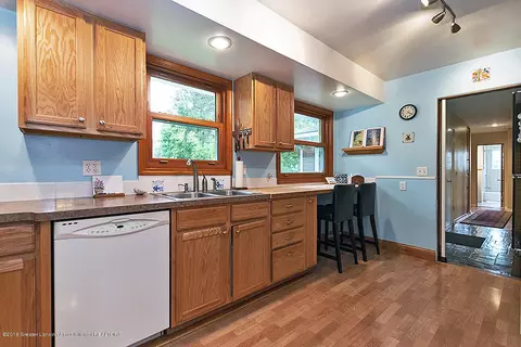 2017 Lagoon Dr, Okemos, MI 48864 photo 3