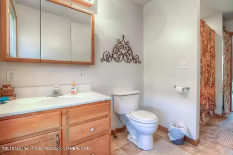 1977 W Herbison Rd, Dewitt, MI 48820 photo 9