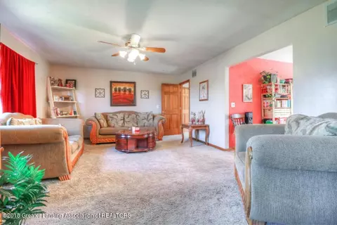 1977 W Herbison Rd, Dewitt, MI 48820 photo 4