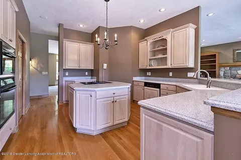 4601 Dunmorrow Dr, Okemos, MI 48864 photo 14