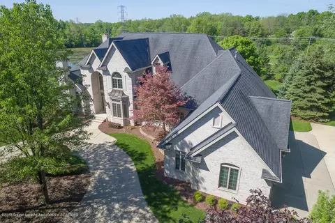 4601 Dunmorrow Dr, Okemos, MI 48864 photo 4