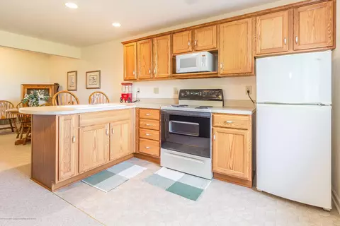 4138 Keepsake Ln, Lansing, MI 48906 photo 9