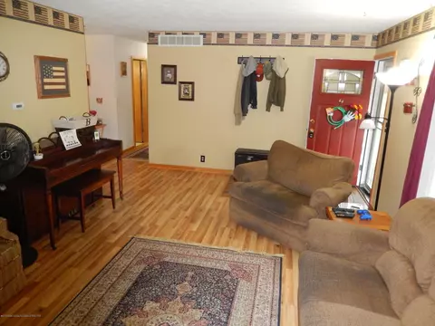 13378 Jennifer Dr, Perry, MI 48872 photo 2