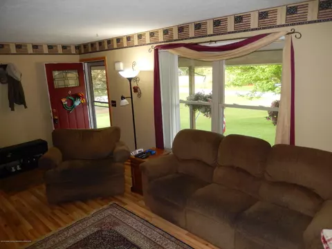 13378 Jennifer Dr, Perry, MI 48872 photo 3