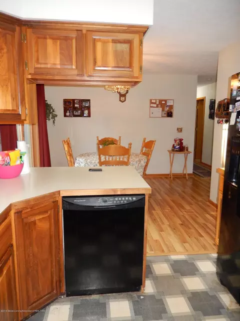 13378 Jennifer Dr, Perry, MI 48872 photo 9