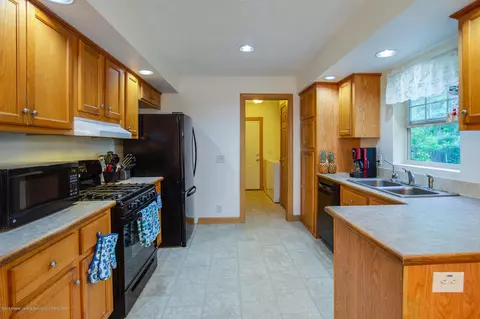 2350 Gilbert Rd, Lansing, MI 48911 photo 22
