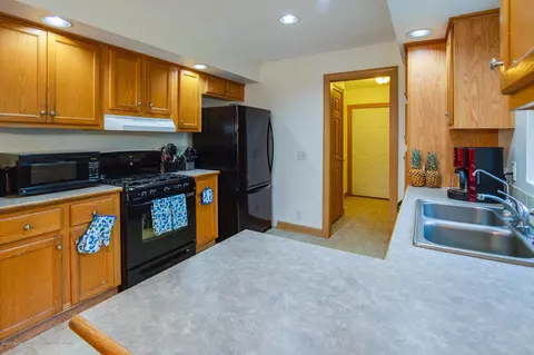 2350 Gilbert Rd, Lansing, MI 48911 photo 16