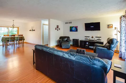2350 Gilbert Rd, Lansing, MI 48911 photo 2