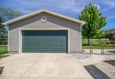 8990 W Howe Rd, Eagle, MI 48822 photo 37