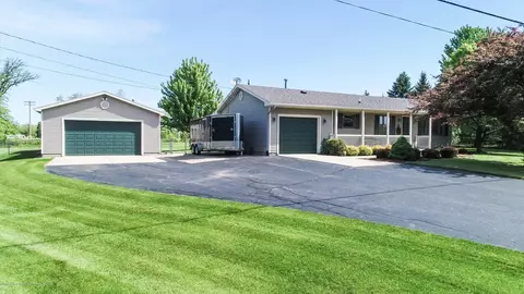 8990 W Howe Rd, Eagle, MI 48822 photo 4