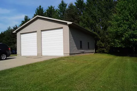 8157 Hunter Rd, Bath, MI 48808 photo 29