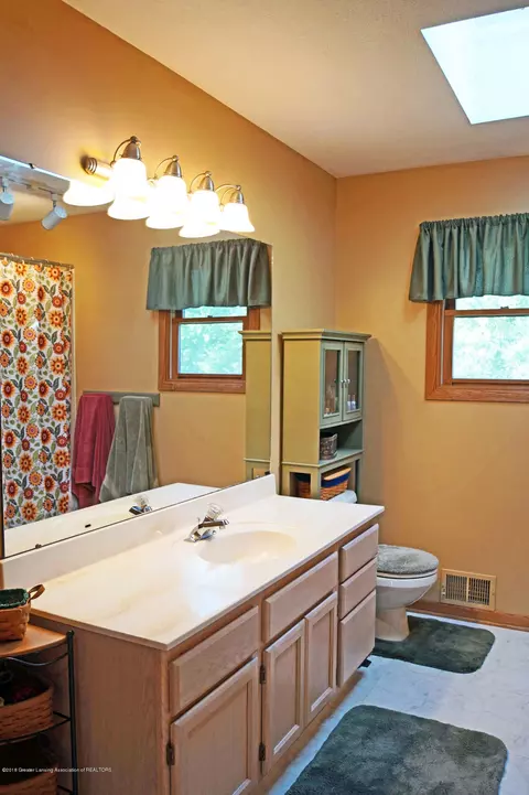 8157 Hunter Rd, Bath, MI 48808 photo 20