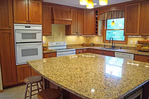8157 Hunter Rd, Bath, MI 48808 photo 11