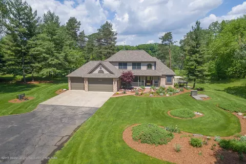 4132 Pine Tree Ln, Lansing, MI 48911 photo 3