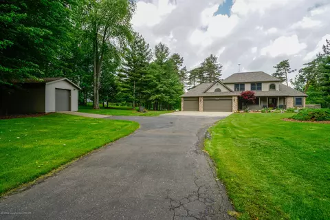 4132 Pine Tree Ln, Lansing, MI 48911 photo 14