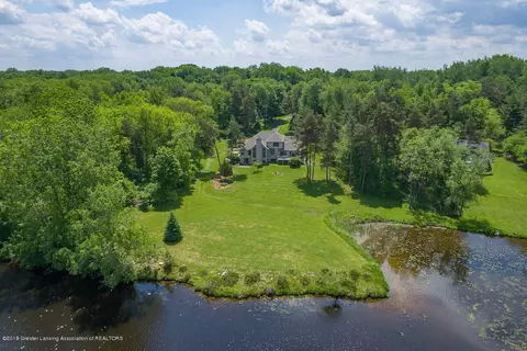 4132 Pine Tree Ln, Lansing, MI 48911 photo 6