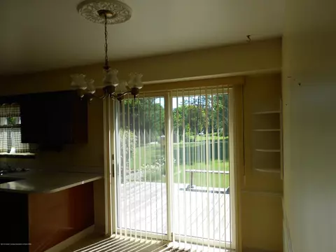 1385 Primrose Ln, Dewitt, MI 48820 photo 2