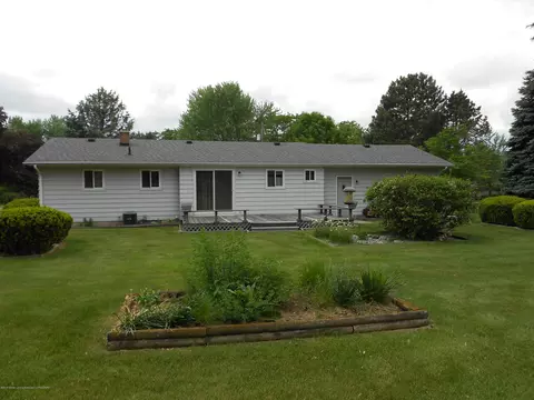 1385 Primrose Ln, Dewitt, MI 48820 photo 9