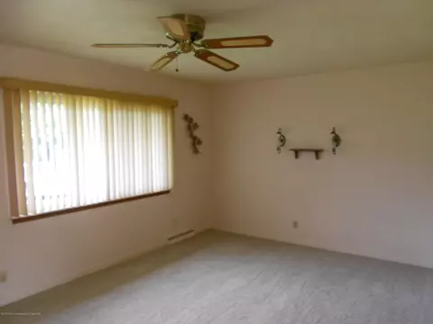 1385 Primrose Ln, Dewitt, MI 48820 photo 3