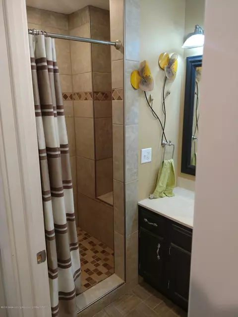 13564 Walnut St, Bath, MI 48808 photo 23