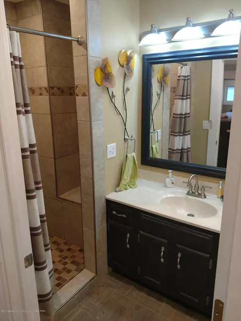 13564 Walnut St, Bath, MI 48808 photo 24