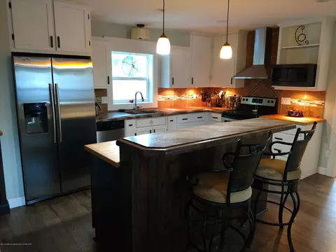13564 Walnut St, Bath, MI 48808 photo 11