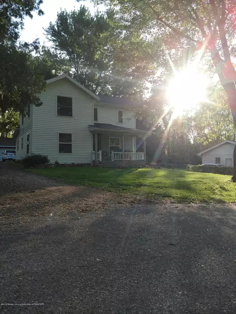 13564 Walnut St, Bath, MI 48808 photo 2