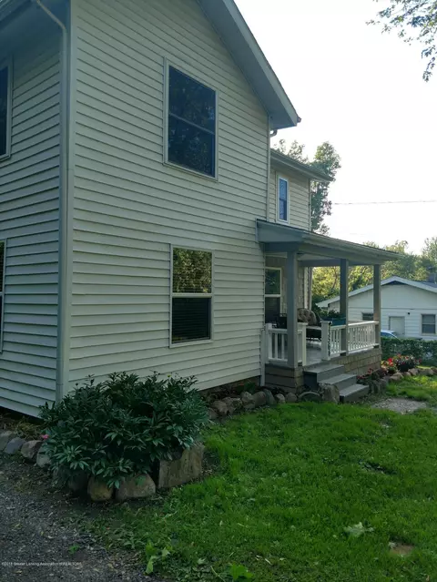 13564 Walnut St, Bath, MI 48808 photo 4