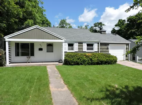 2924 Risley Dr, Lansing, MI 48917 photo 1