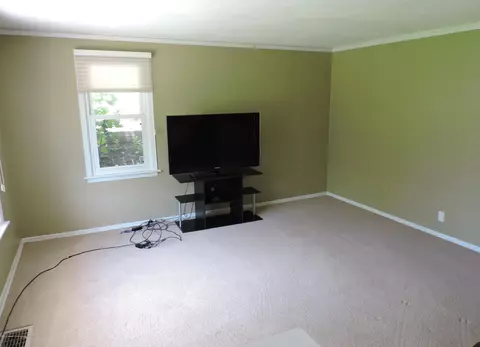 2924 Risley Dr, Lansing, MI 48917 photo 4