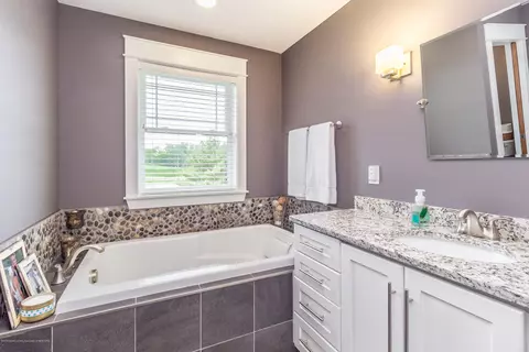 4855 E Hawk Hollow Dr, Bath, MI 48808 photo 32