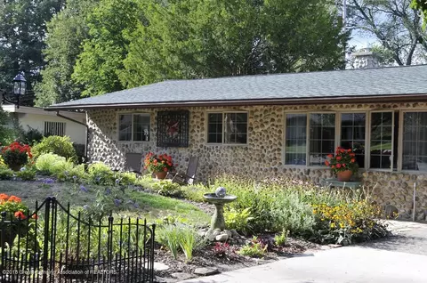559 E South St, Mason, MI 48854 photo 3