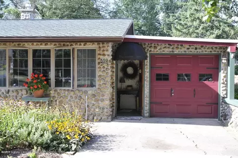 559 E South St, Mason, MI 48854 photo 4