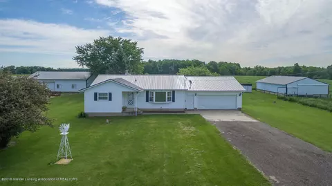 9855 Norris Rd, Dewitt, MI 48820 photo 2