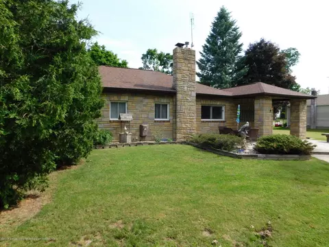 302 E Columbia St, Mason, MI 48854 photo 7