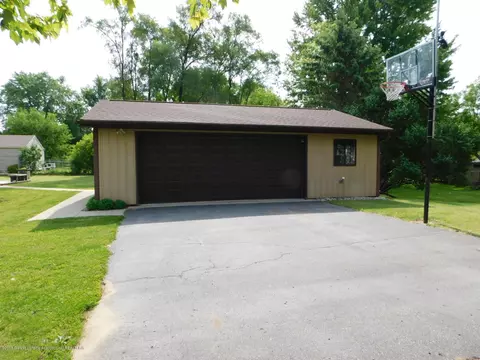 302 E Columbia St, Mason, MI 48854 photo 27