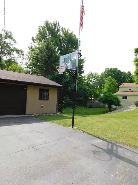 302 E Columbia St, Mason, MI 48854 photo 28