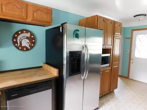 302 E Columbia St, Mason, MI 48854 photo 12