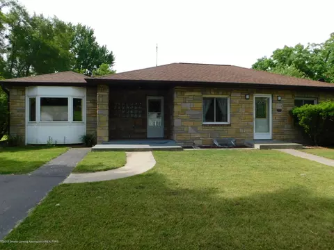 302 E Columbia St, Mason, MI 48854 photo 1