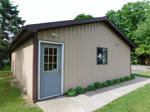 302 E Columbia St, Mason, MI 48854 photo 8